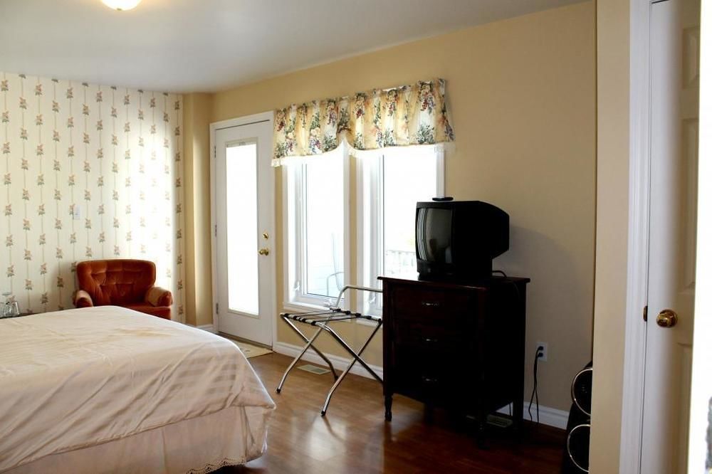 Mackenzie House B&B By Elevate Rooms Порт-Хоксбери Экстерьер фото