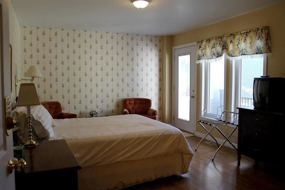 Mackenzie House B&B By Elevate Rooms Порт-Хоксбери Экстерьер фото