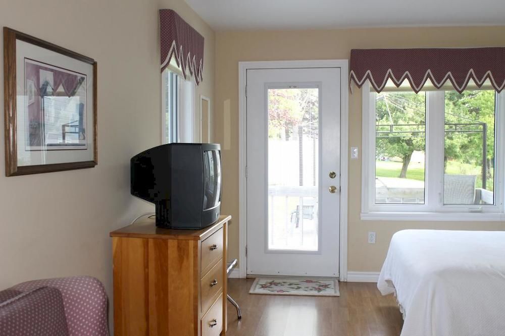 Mackenzie House B&B By Elevate Rooms Порт-Хоксбери Экстерьер фото