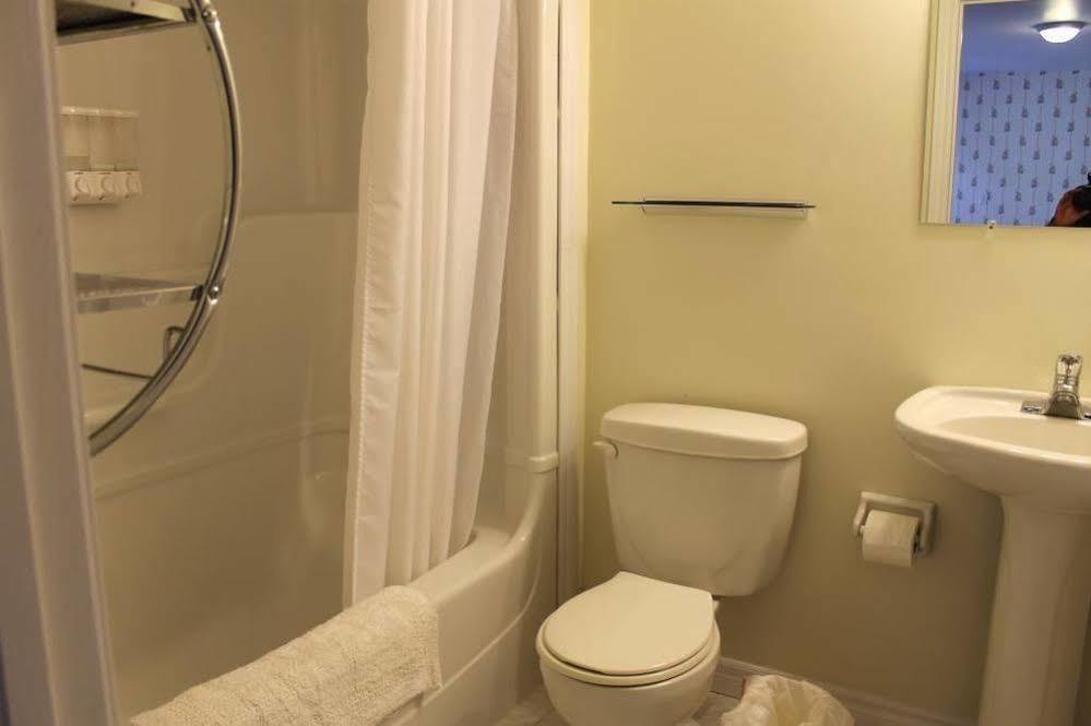 Mackenzie House B&B By Elevate Rooms Порт-Хоксбери Экстерьер фото